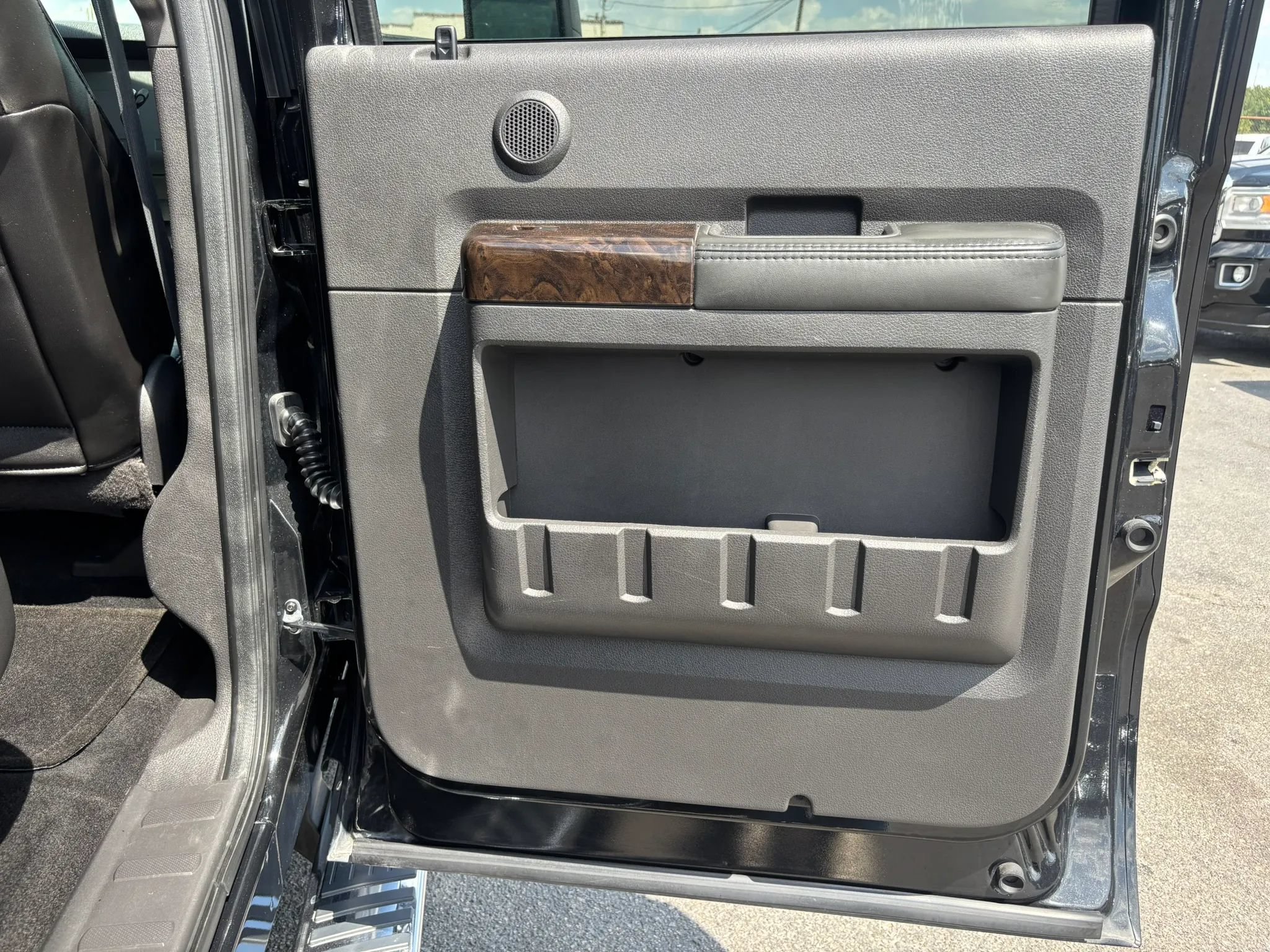 Used 2013 Ford F250 Platinum w/ FX4 Off Road Pkg AWD/4WD image 32