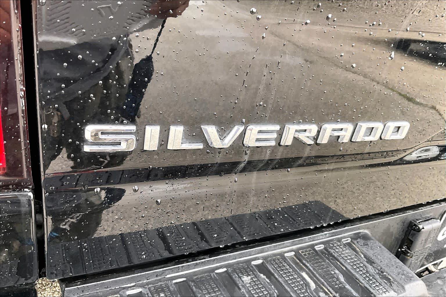 Used 2024 Chevrolet Silverado 2500 High Country w/ Technology Package AWD/4WD image 10