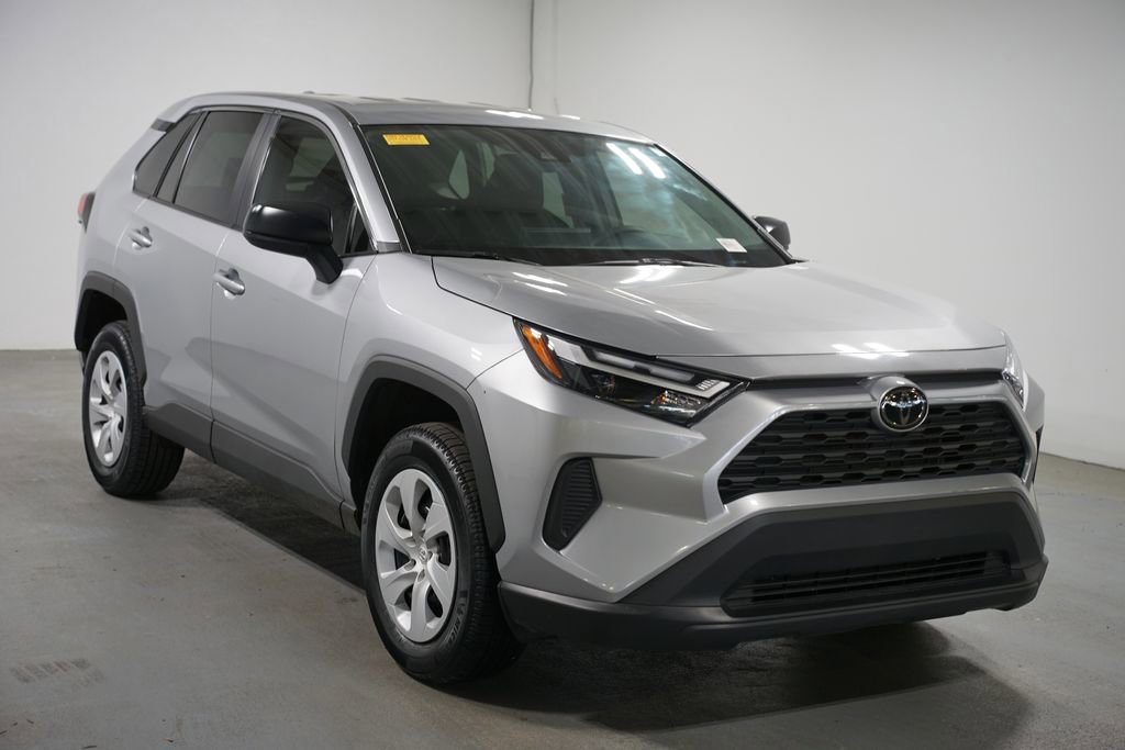 Certified 2025 Toyota RAV4 LE AWD/4WD image 3