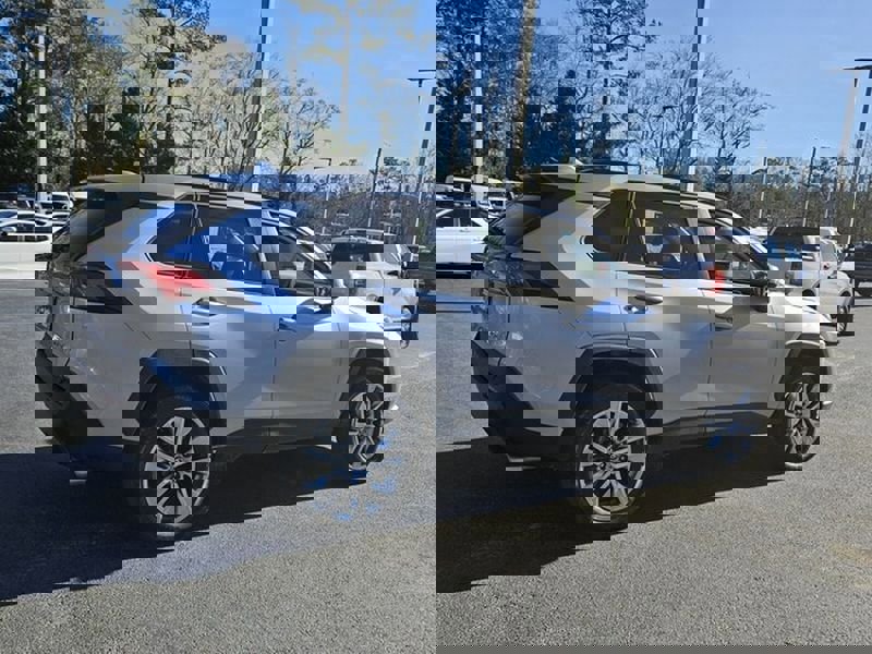 Used 2023 Toyota RAV4 XLE Premium image 17