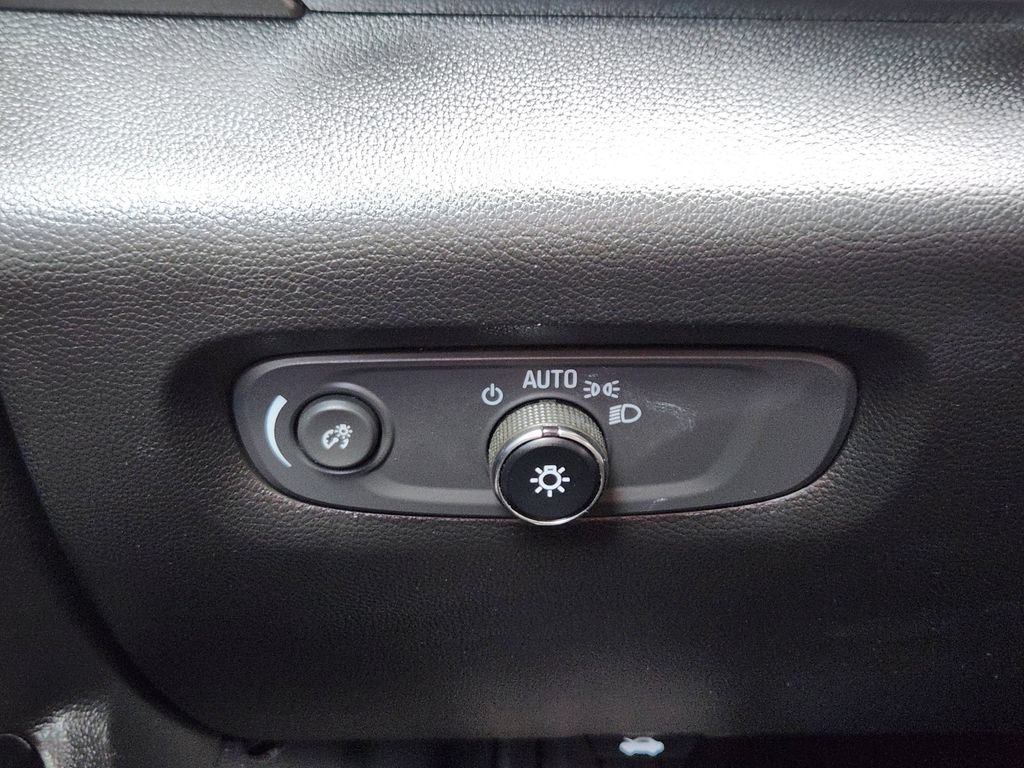 Used 2023 Chevrolet Traverse LT AWD/4WD image 13
