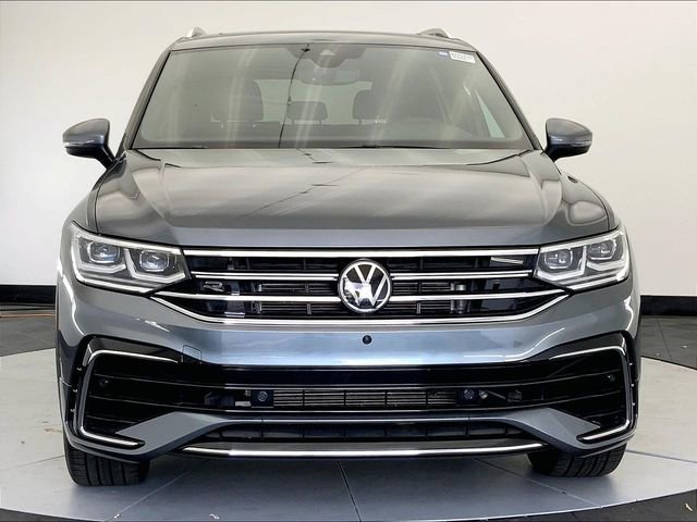 Certified 2022 Volkswagen Tiguan SEL R-Line image 3