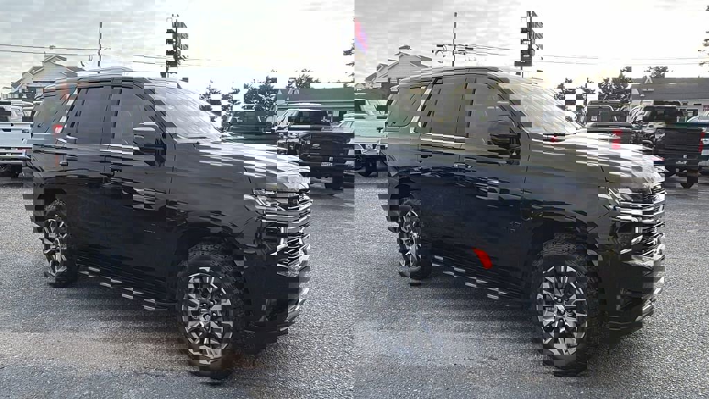 Used 2022 Chevrolet Tahoe LT w/ LT Signature Plus Package image 3