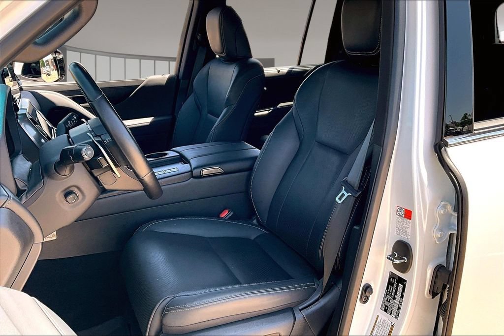 Used 2024 Lexus LX 600 4WD w/ Luxury Package image 25