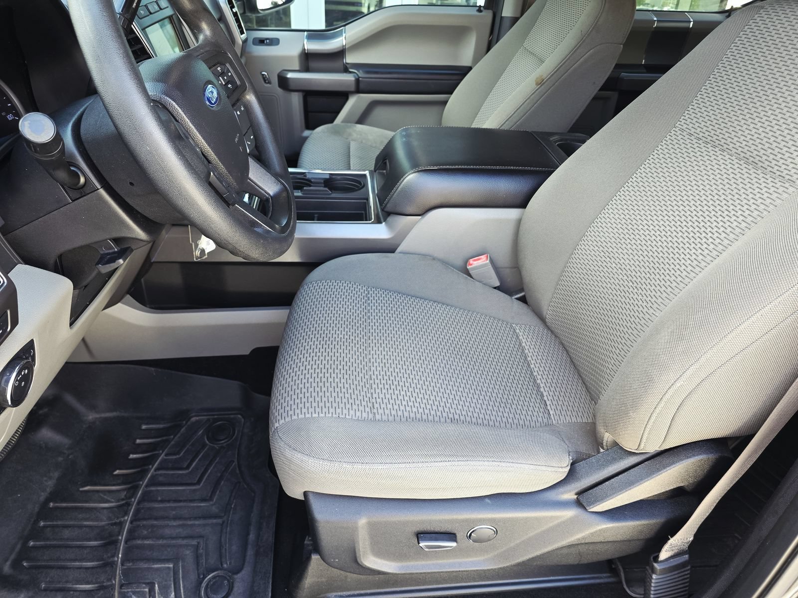 Used 2019 Ford F250 XLT w/ XLT Premium Package AWD/4WD image 14