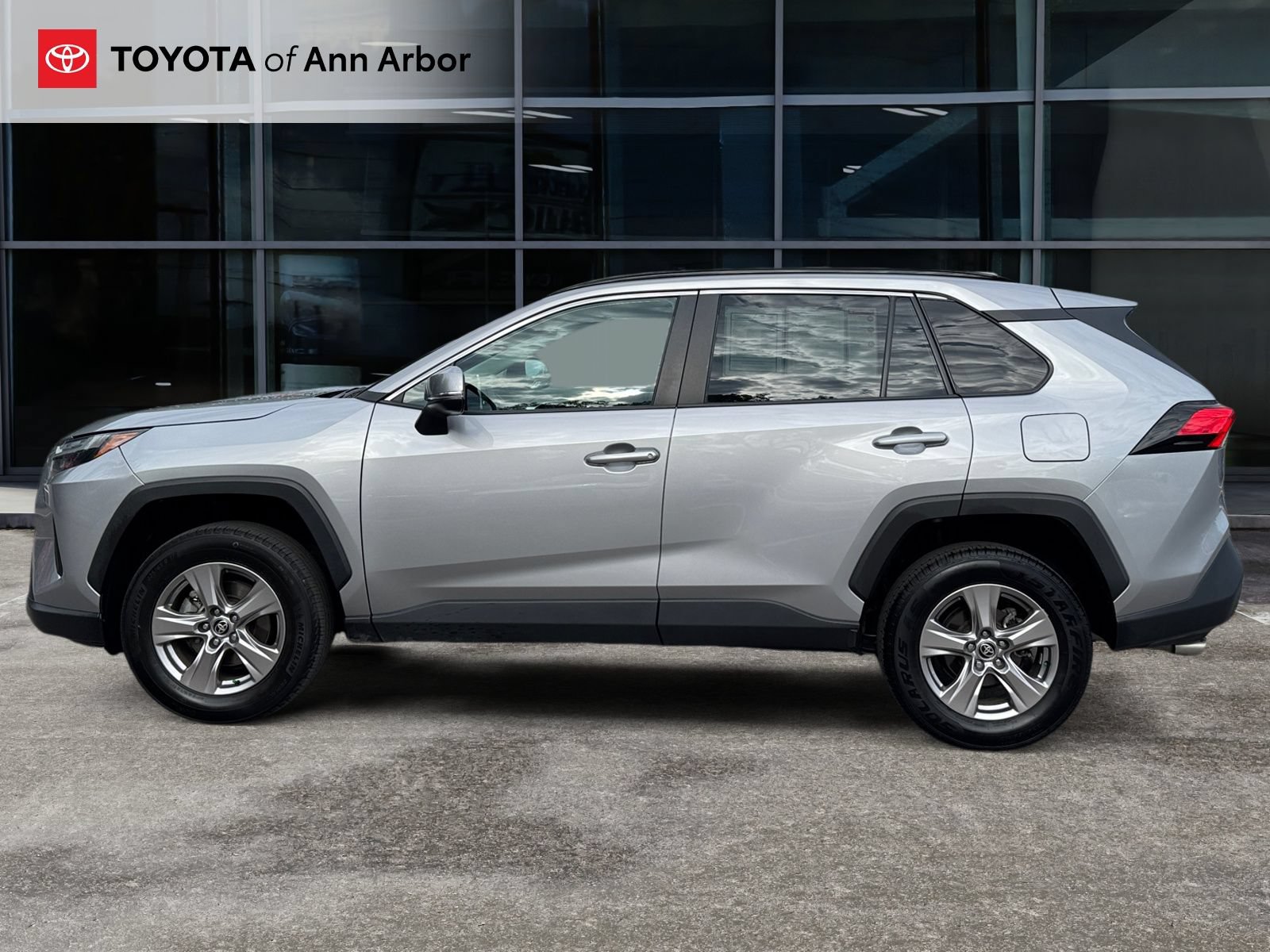 Used 2024 Toyota RAV4 XLE FWD image 8
