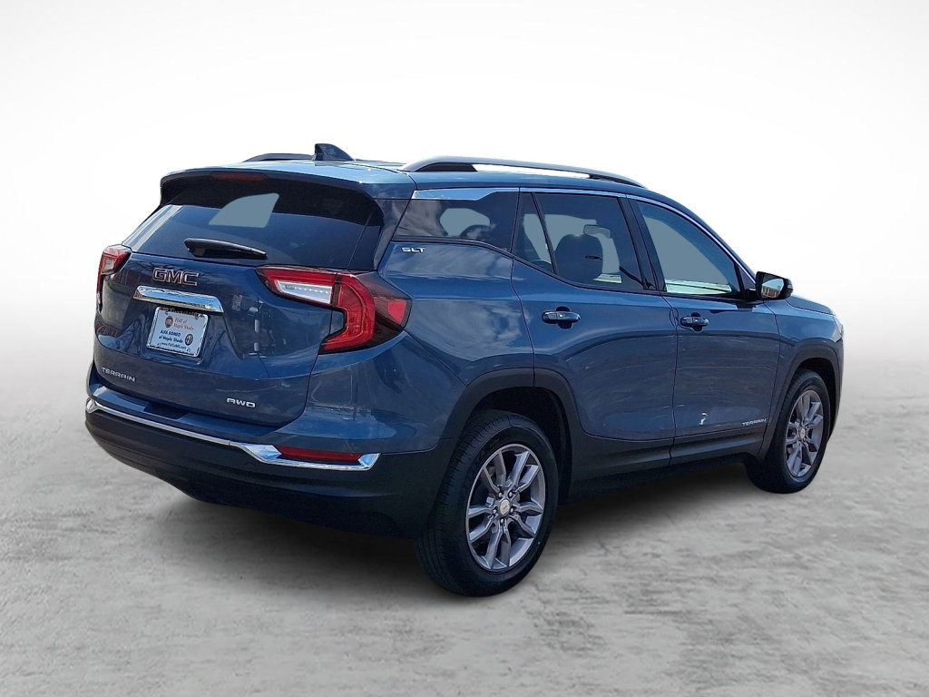 Used 2024 GMC Terrain SLT image 5