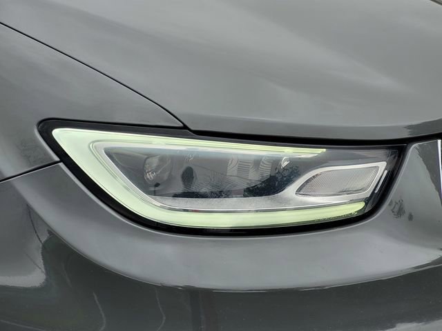 Used 2022 Chrysler Pacifica Touring-L image 10