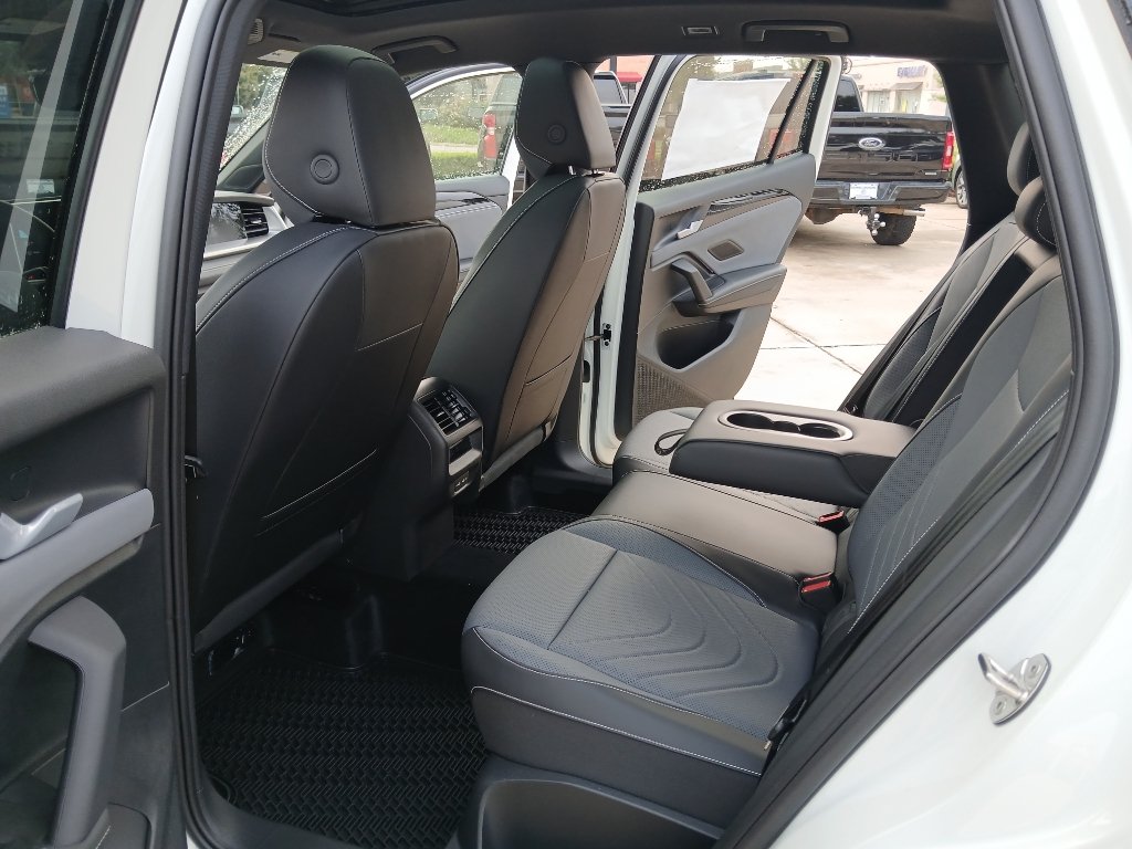 New 2026 Volkswagen Tiguan SE R-Line AWD/4WD image 20