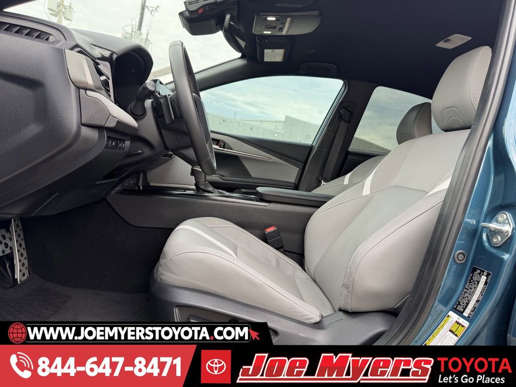 Used 2025 Toyota Camry SE w/ Multimedia Upgrade Package image 27