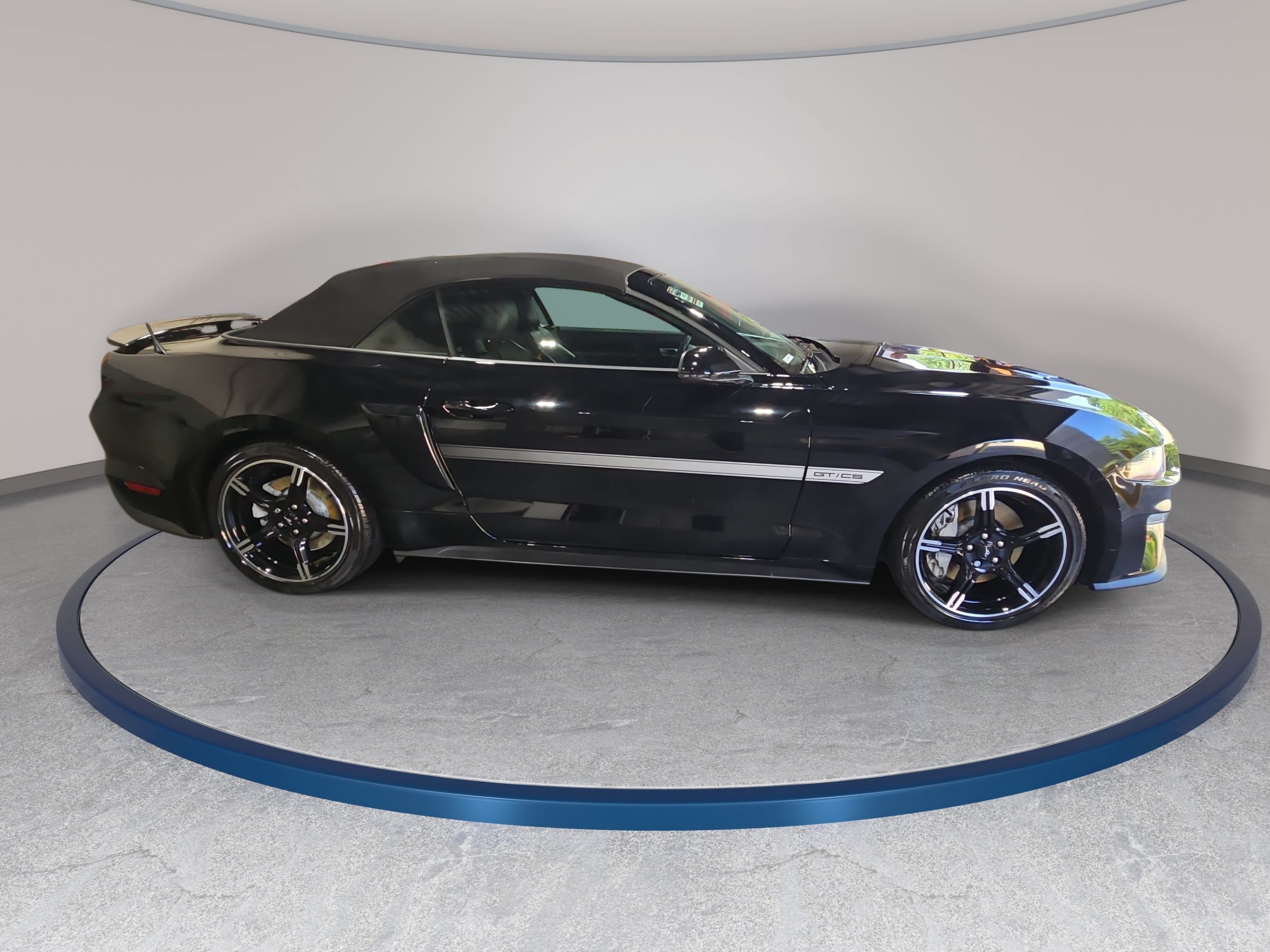Used 2019 Ford Mustang GT Premium w/ Equipment Group 401A RWD image 4