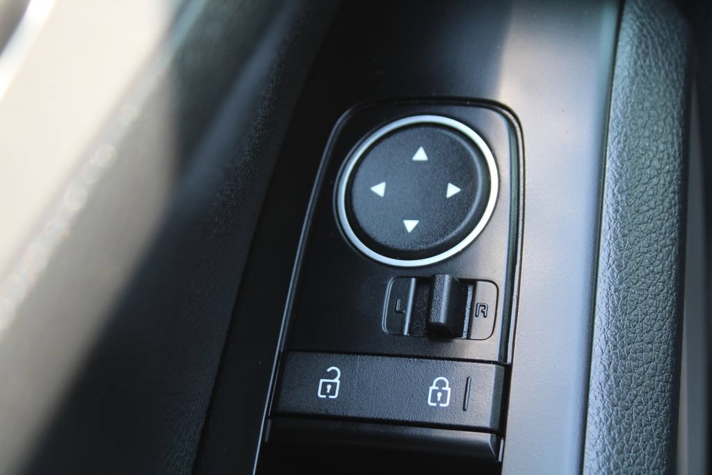 Certified 2025 Kia Soul LX w/ LX Technology Package FWD image 20