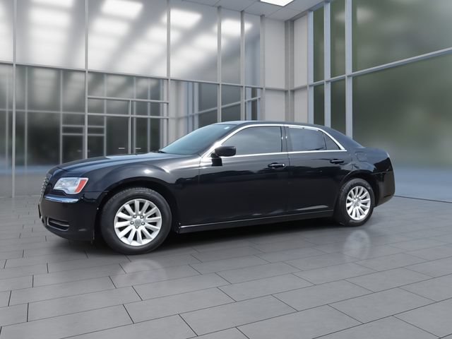 Used 2014 Chrysler 300 RWD image 4