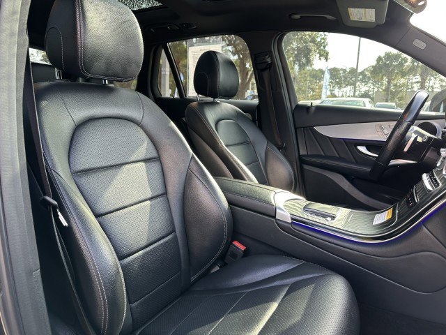 Used 2022 Mercedes-Benz GLC 300 4MATIC image 24