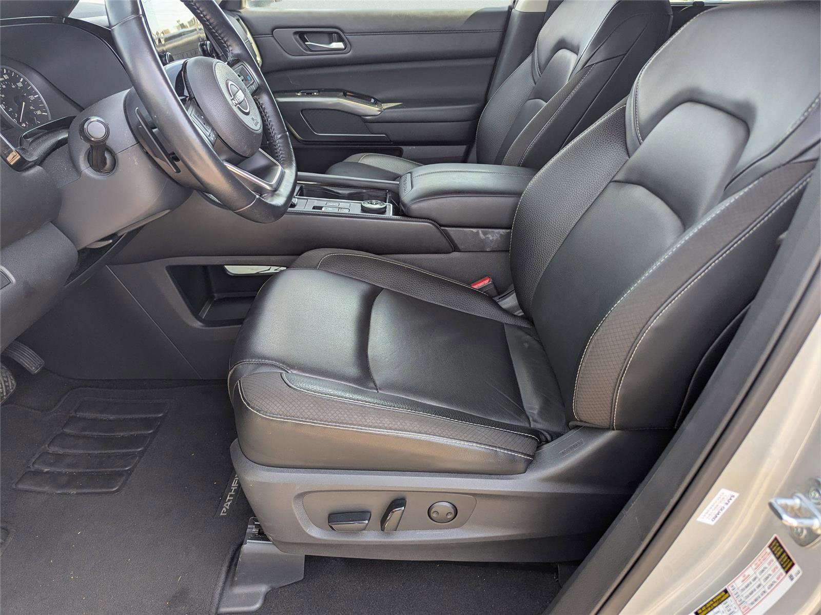 Used 2023 Nissan Pathfinder SL image 21