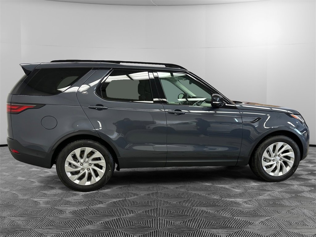 New 2026 Land Rover Discovery S image 6