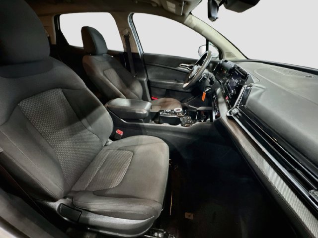 Certified 2023 Kia Sportage LX AWD/4WD image 30