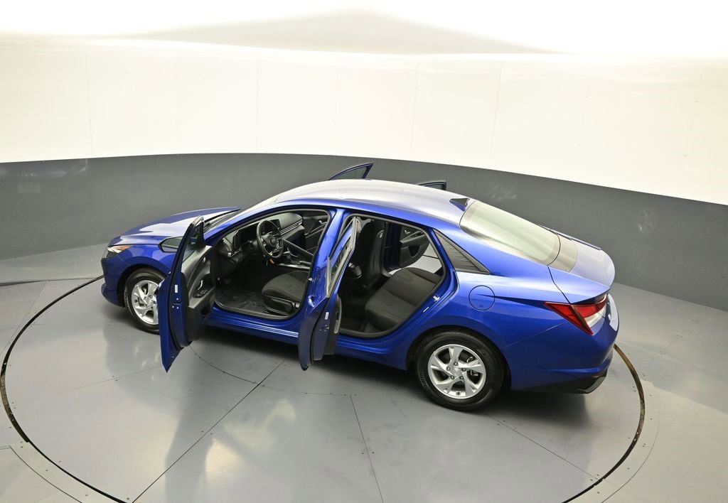 Certified 2023 Hyundai Elantra SE w/ Cargo Package image 43