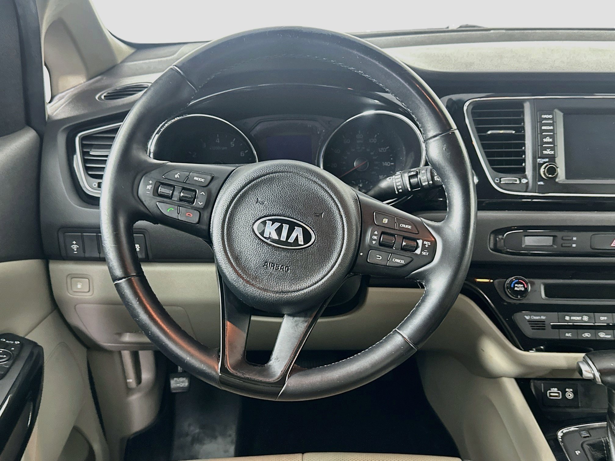 Used 2017 Kia Sedona EX FWD image 17