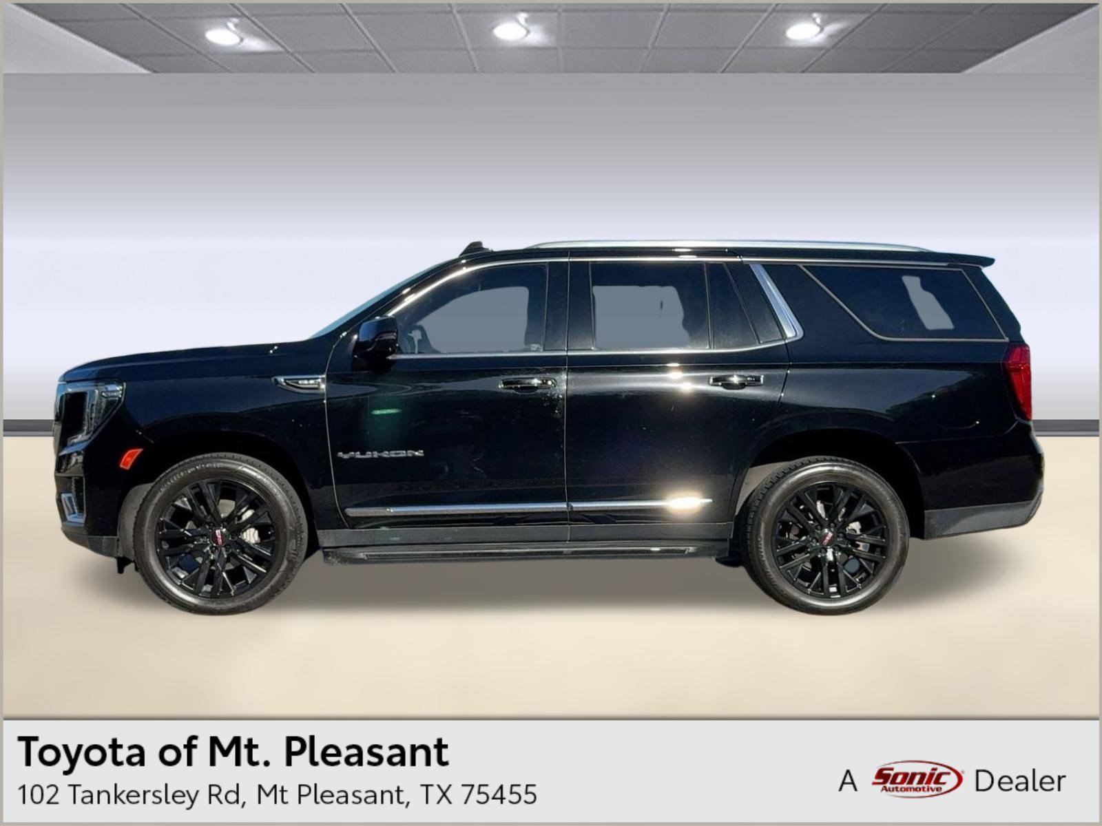 Used 2022 GMC Yukon SLT w/ SLT Premium Package image 1