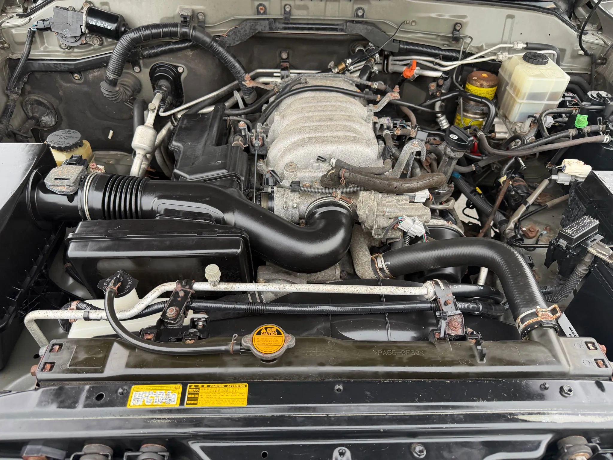 Used 2000 Toyota Land Cruiser Sport Utility 4D image 30