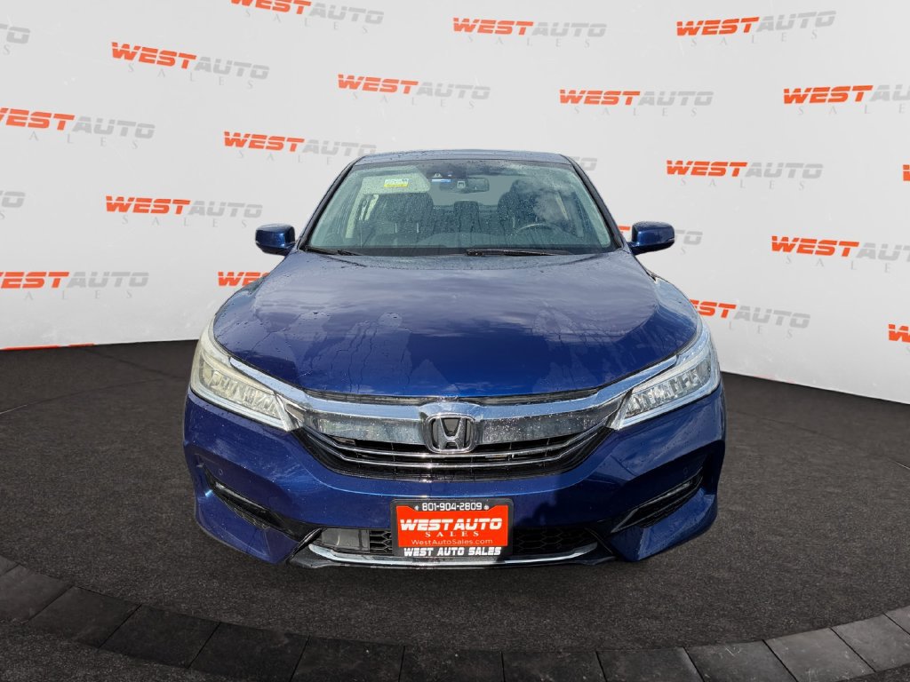 Used 2017 Honda Accord Touring image 8