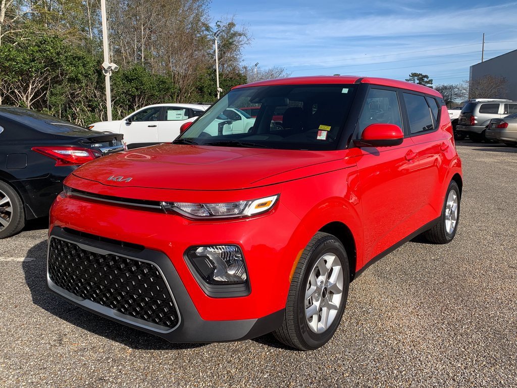 Used 2022 Kia Soul LX w/ Technology Package image 4