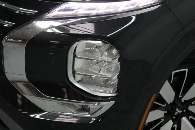 New 2026 Mitsubishi Outlander SE AWD/4WD image 2