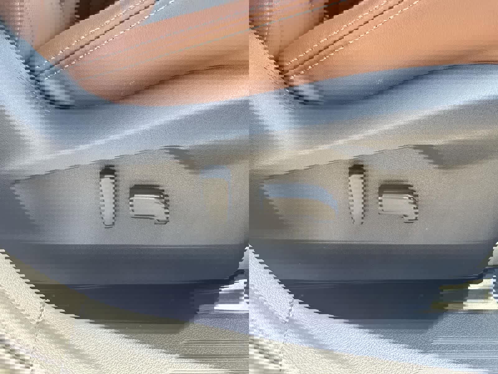 Used 2025 Subaru Outback Touring XT image 39