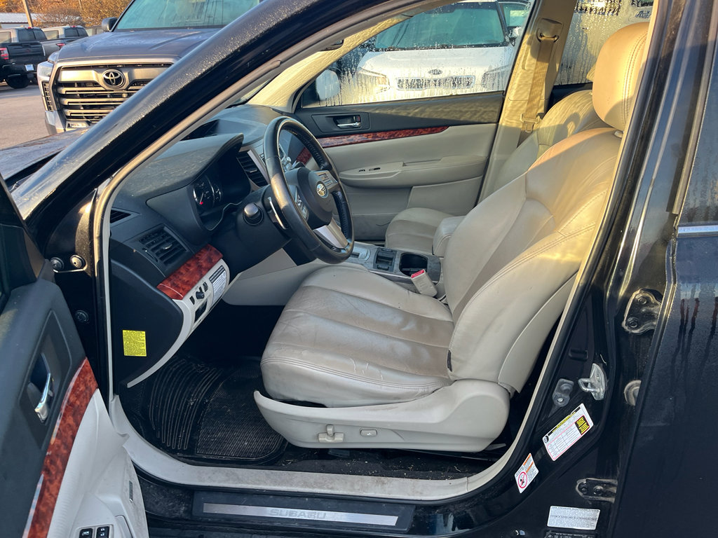 Used 2011 Subaru Outback 2.5i Limited w/ PWR Moonroof Pkg image 6