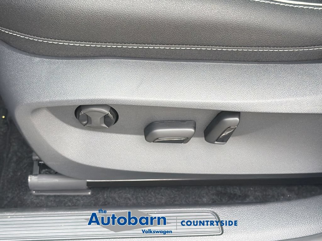New 2026 Volkswagen Taos SEL AWD/4WD image 10