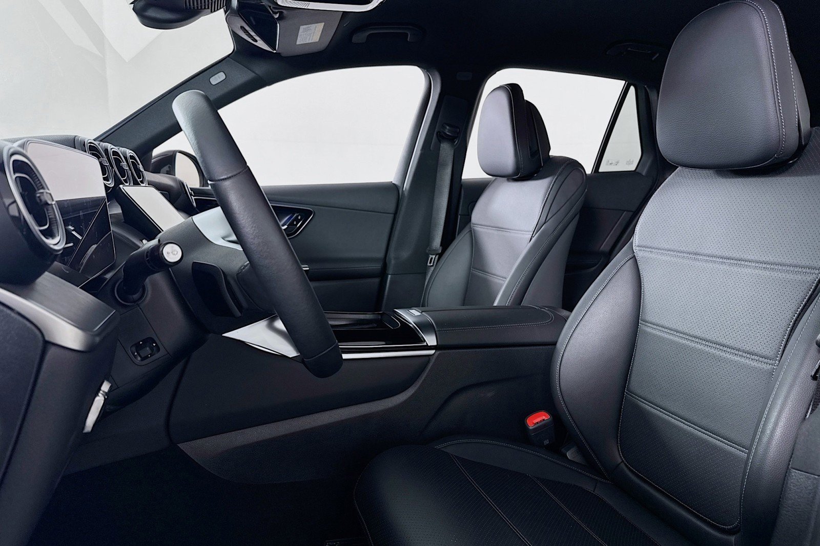 Certified 2026 Mercedes-Benz GLC 300 image 17