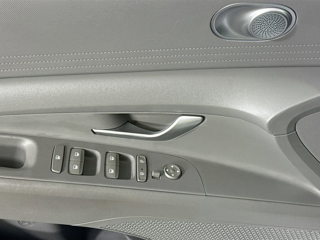 Certified 2021 Hyundai Elantra SEL FWD image 22