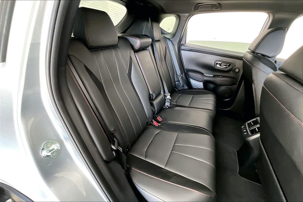 Certified 2025 Acura ADX A-Spec image 33