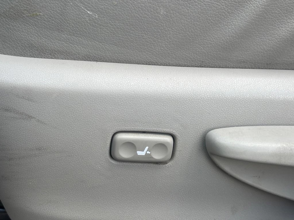 Used 2011 Toyota Prius Four w/ Navigation Pkg FWD image 9