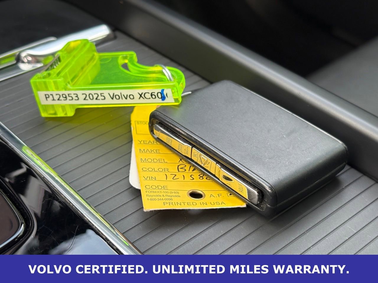 Certified 2025 Volvo XC60 B5 Core AWD/4WD image 38