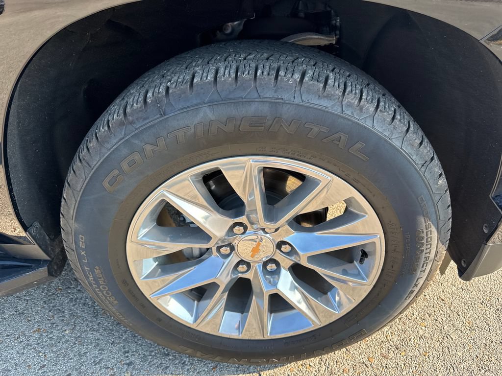 Used 2025 Chevrolet Tahoe Premier AWD/4WD image 12