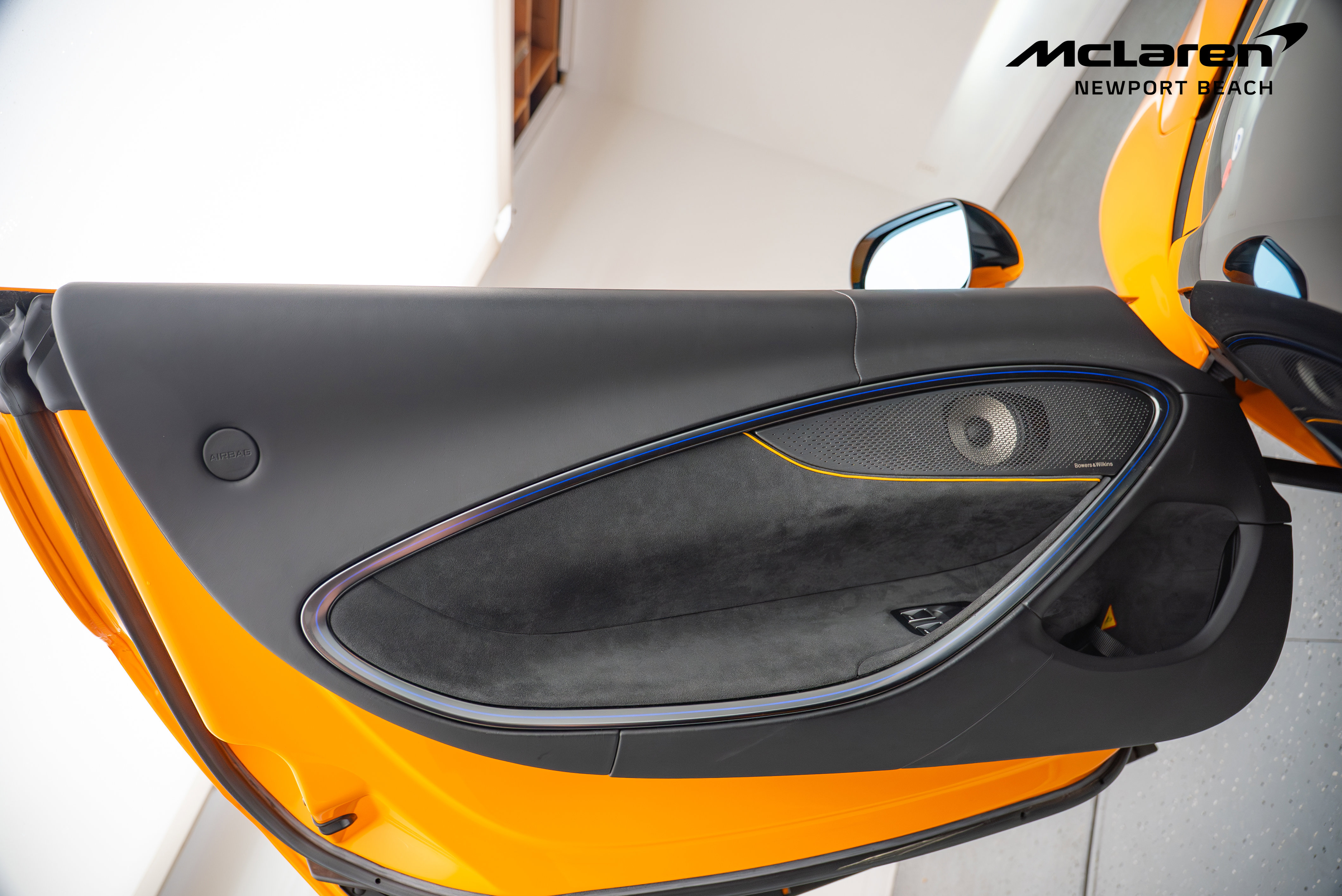 Used 2023 McLaren Artura image 32