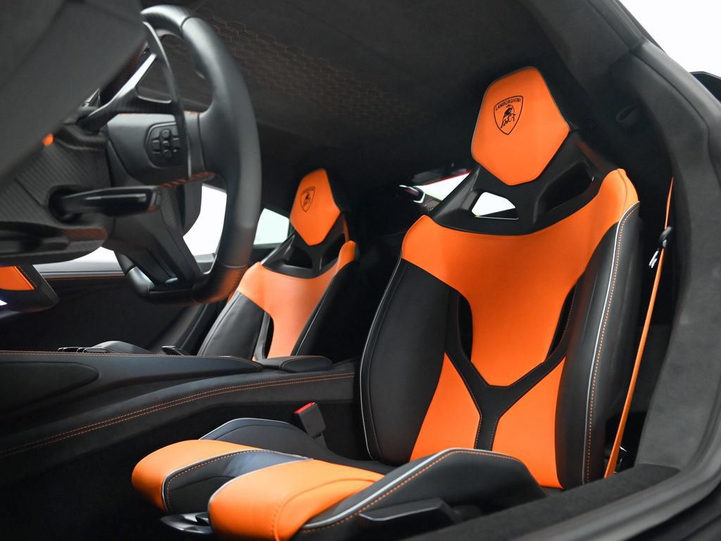 Used 2026 Lamborghini Revuelto AWD/4WD image 13