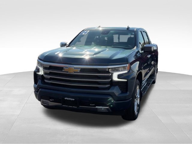 Used 2024 Chevrolet Silverado 1500 High Country w/ High Country Premium Package AWD/4WD image 2