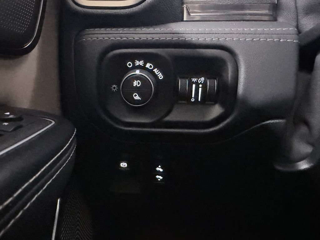 Used 2021 RAM 1500 Limited AWD/4WD image 27