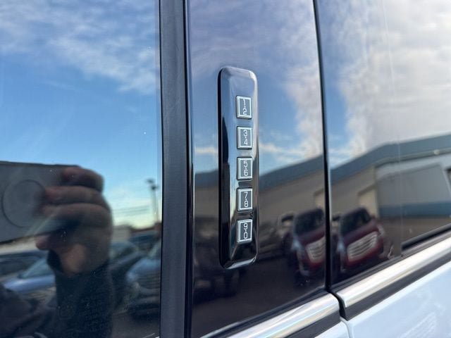 Used 2018 Ford F250 Platinum w/ Platinum Ultimate Package AWD/4WD image 16