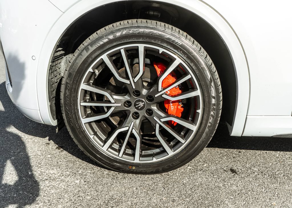 Used 2023 Maserati Grecale Modena AWD/4WD image 39