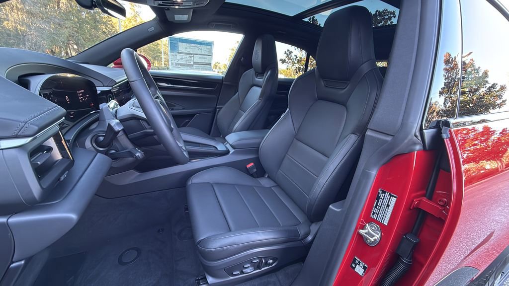 New 2026 Porsche Macan 4 Electric image 5