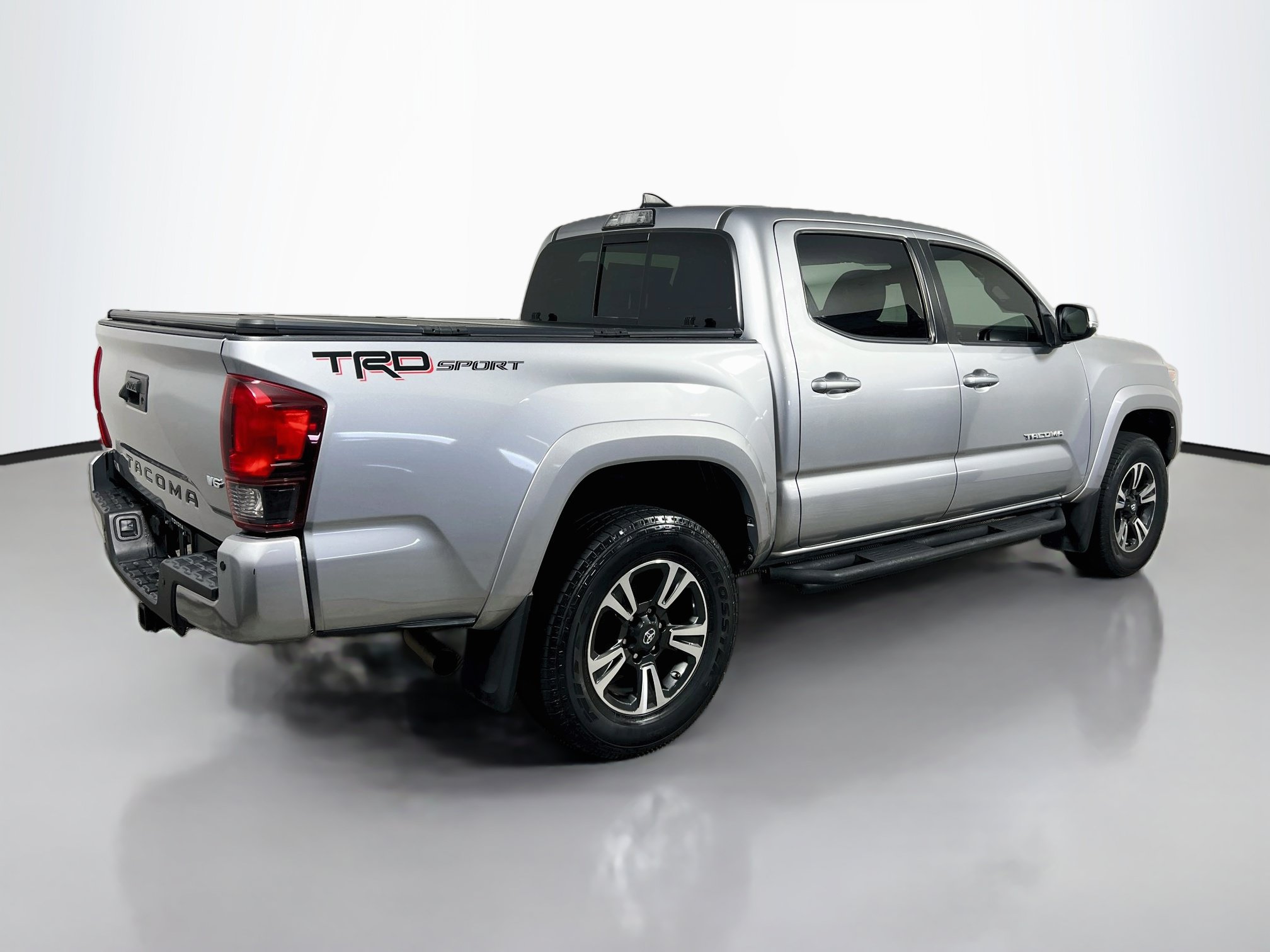 Used 2019 Toyota Tacoma TRD Sport RWD image 4