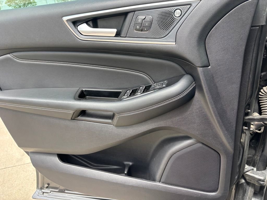Used 2019 Ford Edge Titanium w/ Equipment Group 301A image 21