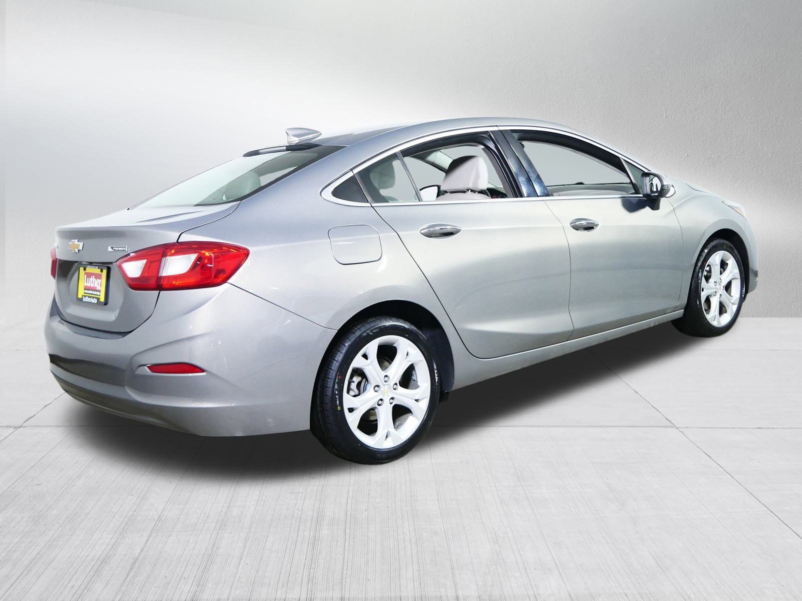 Used 2018 Chevrolet Cruze Premier image 7