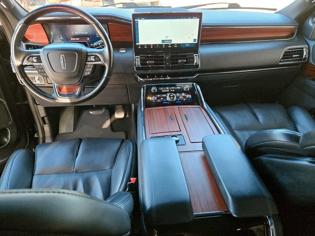Used 2024 Lincoln Navigator Reserve image 12