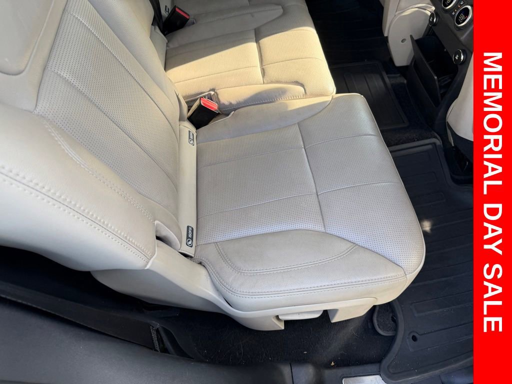 Used 2018 Land Rover Discovery HSE AWD/4WD image 19