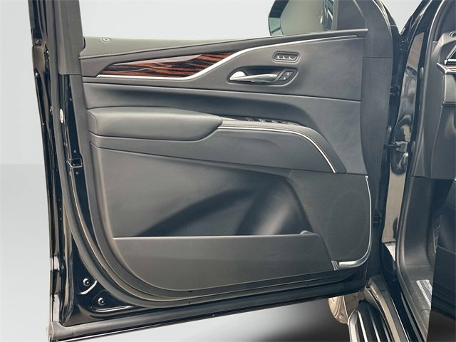 Used 2022 Cadillac Escalade ESV Premium Luxury image 13